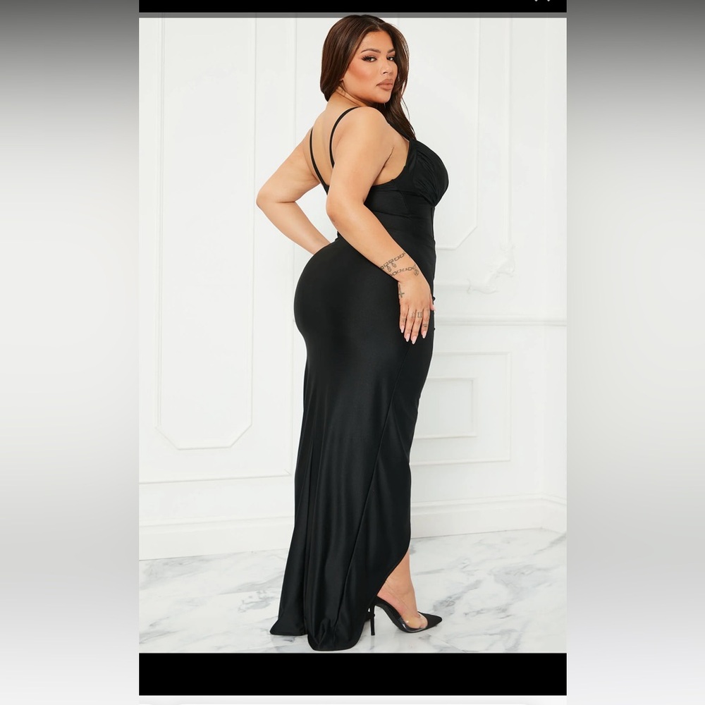 FashionNova Black Low Cut Dress - Picture 11 of 12